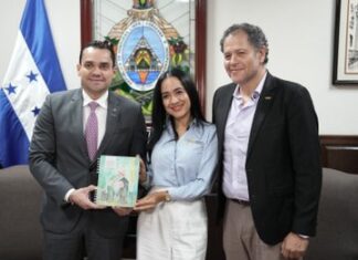 Tomás Zambrano se reúne con representantes del Colegio de Arquitectos para abordar propuestas de desarrollo
