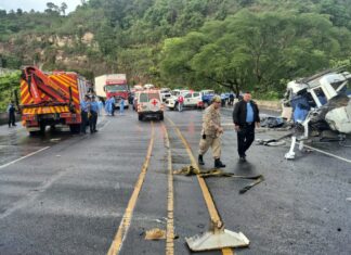 Tragedia en la CA-5: siete policías fallecen en accidente entre bus policial y rastra en Comayagua