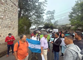 Comunidades de El Hatillo y La Tigra protestan por el deterioro de la carretera y exigen una solución inmediata