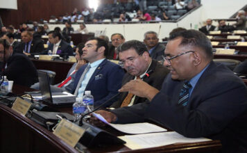 Bancada Liberal insta al diálogo para resolver crisis educativa