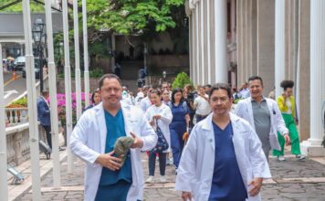 Colegio Médico y Gobierno sostienen reunión de diálogo en Casa Presidencial