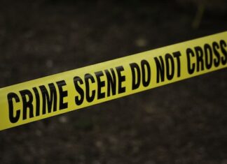 Dos mujeres mueren y tres hombres resultan heridos en ataque armado en Atlántida