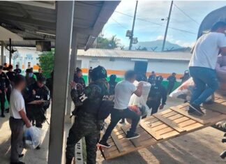INP ejecuta traslado de 28 reclusos como parte de plan para descongestionar cárceles