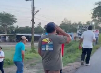 Campesinos mantienen bloqueado el puente Quebrada Seca en El Progreso para exigir respuesta a sus demandas