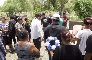 Dan el último adiós a mujer asesinada presuntamente por su pareja en La Lima