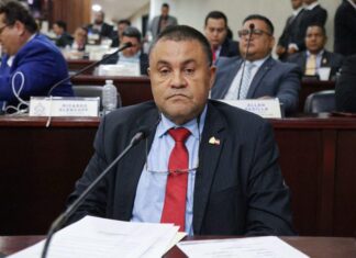 Carlos Umaña llama a Roberto Contreras “nuevo destructor” del Partido Liberal