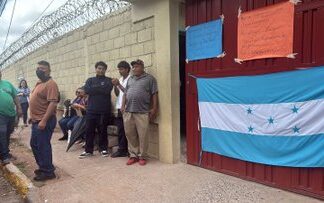 Tomas en centros educativos por despidos de personal administrativo y de apoyo continua en el Distrito Central