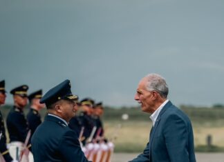 Nasry Asfura llega a Colombia para participar en investidura del presidente electo Abelardo de la Espriella