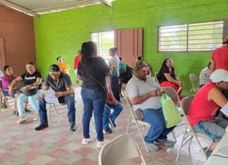 Alcaldía de Cedros acerca servicios tributarios a pobladores de El Tamarindo