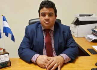 Juan Flores cuestiona promesas de Trump sobre situación de migrantes hondureños