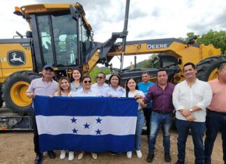 El Triunfo recibe maquinaria pesada para fortalecer el mantenimiento de su red vial
