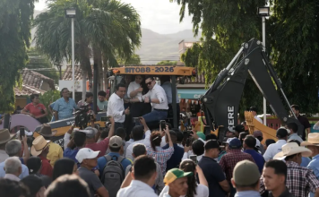 Orocuina recibe maquinaria para mejorar carreteras y fortalecer atención a las comunidades