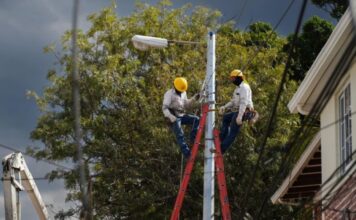 ENEE proyecta instalar 10,000 lámparas mensuales para mejorar el alumbrado público