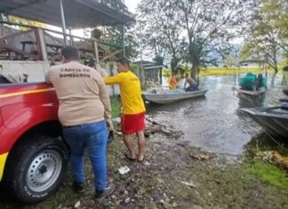 Bomberos buscan a cuatro turistas desaparecidos en el Lago de Yojoa